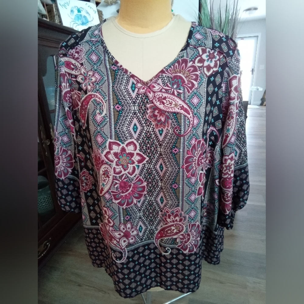 Avenue Plus Size 14 Beautiful Floral Paisley Women's Top - Pink and Black